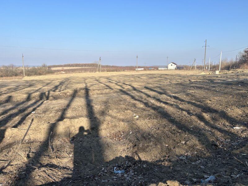Комерційна ділянка при дорозі М11 , під бізнес