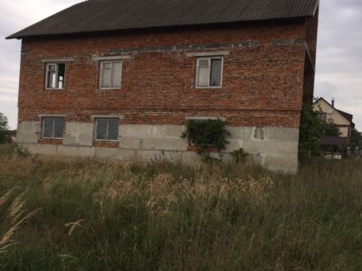Продаж земельної ділянки з коробкою будинку, с. Нове Село