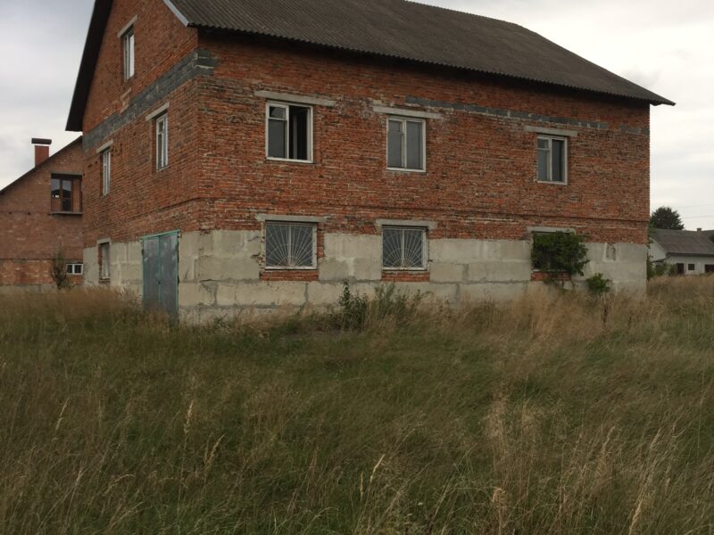 Продаж земельної ділянки з коробкою будинку, с. Нове Село